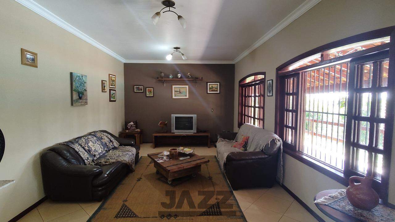 Fazenda à venda com 6 quartos, 650m² - Foto 18