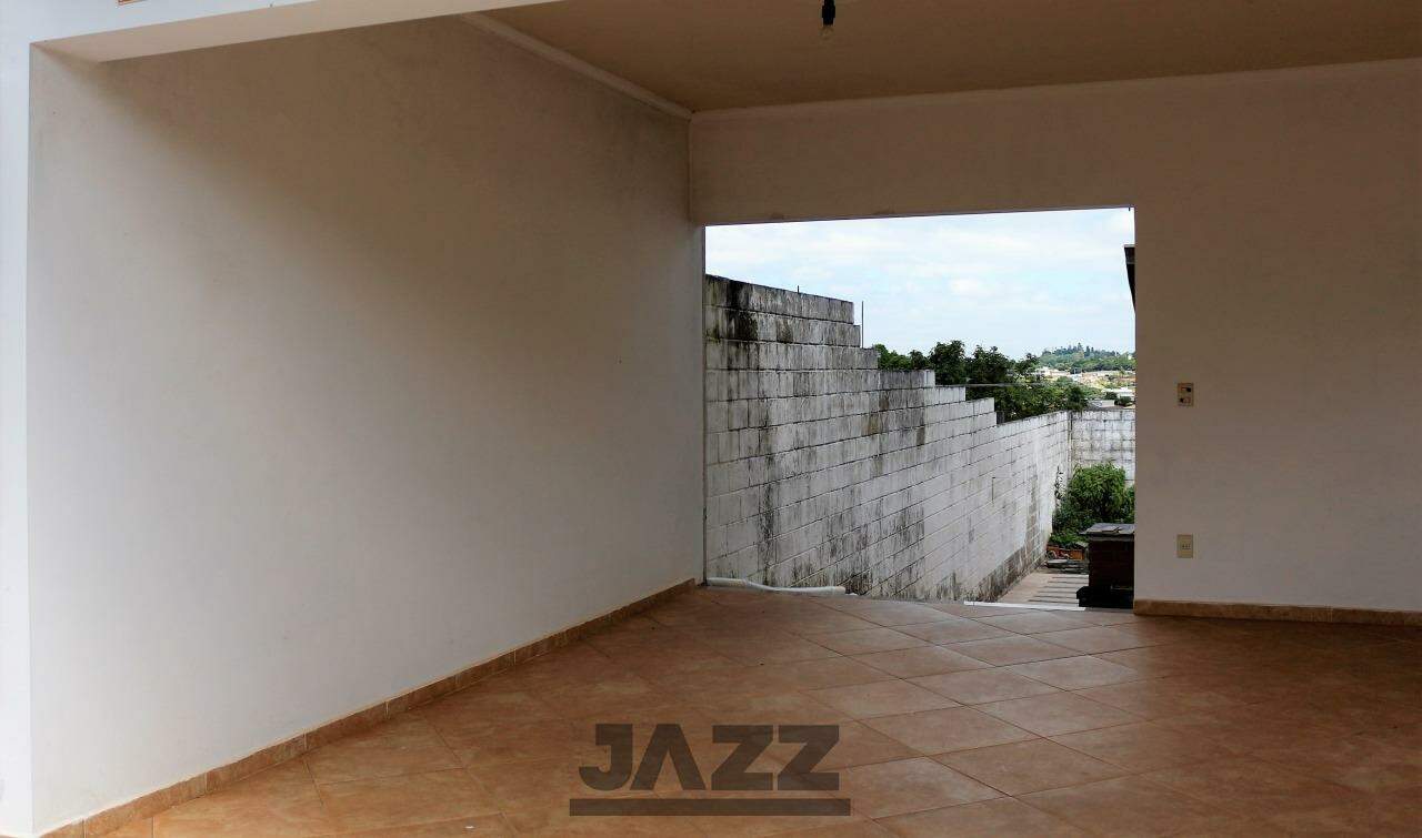 Casa à venda com 3 quartos, 220m² - Foto 27