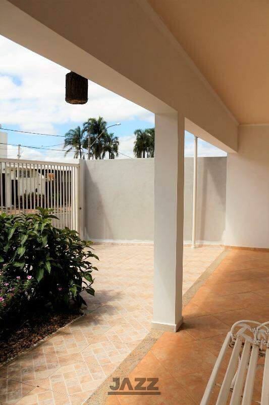 Casa à venda com 3 quartos, 220m² - Foto 25