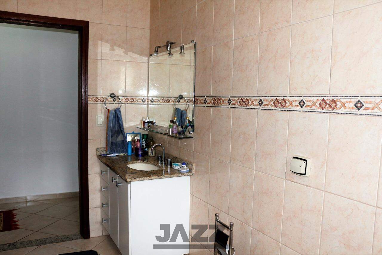 Casa à venda com 3 quartos, 220m² - Foto 16