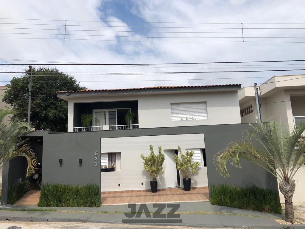 Casa à venda com 5 quartos, 160m² - Foto 1