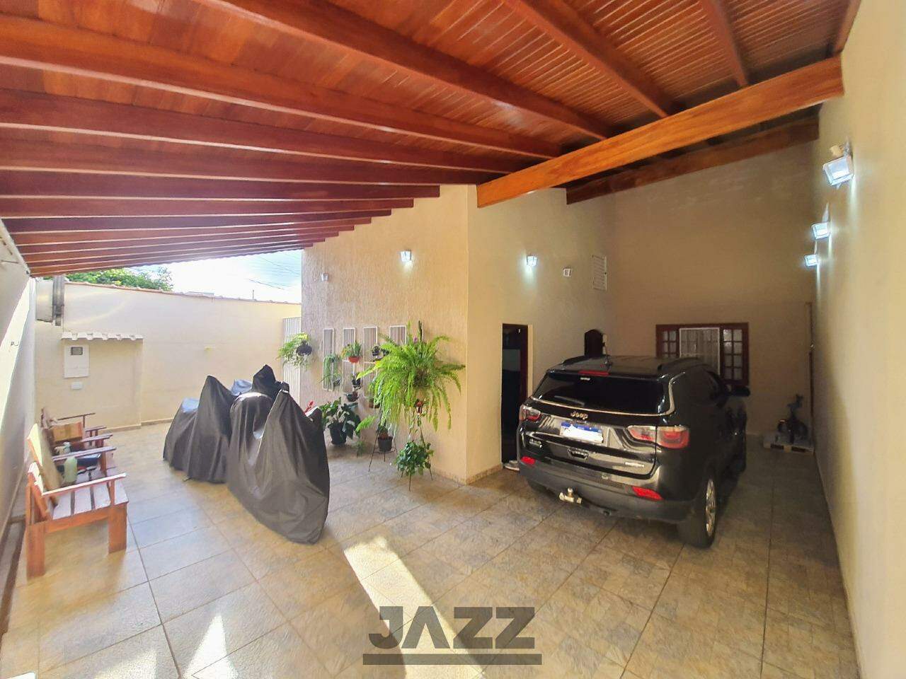 Casa à venda com 4 quartos, 190m² - Foto 1