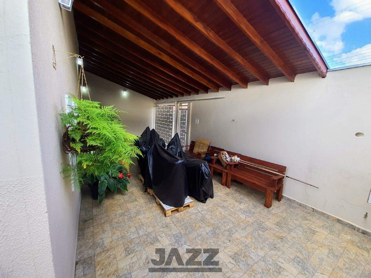 Casa à venda com 4 quartos, 190m² - Foto 2