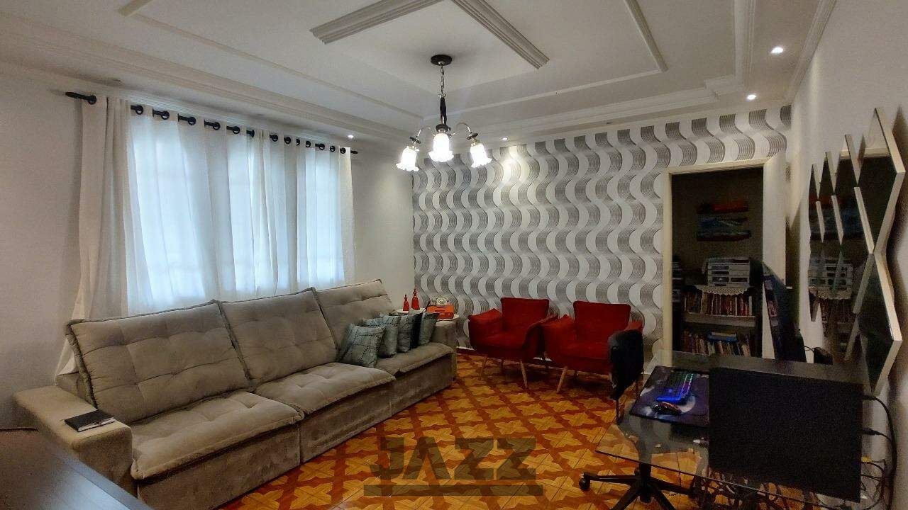 Casa à venda com 3 quartos, 200m² - Foto 1