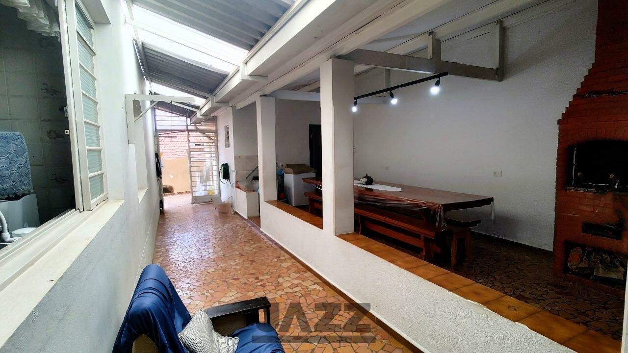 Casa à venda com 3 quartos, 200m² - Foto 21