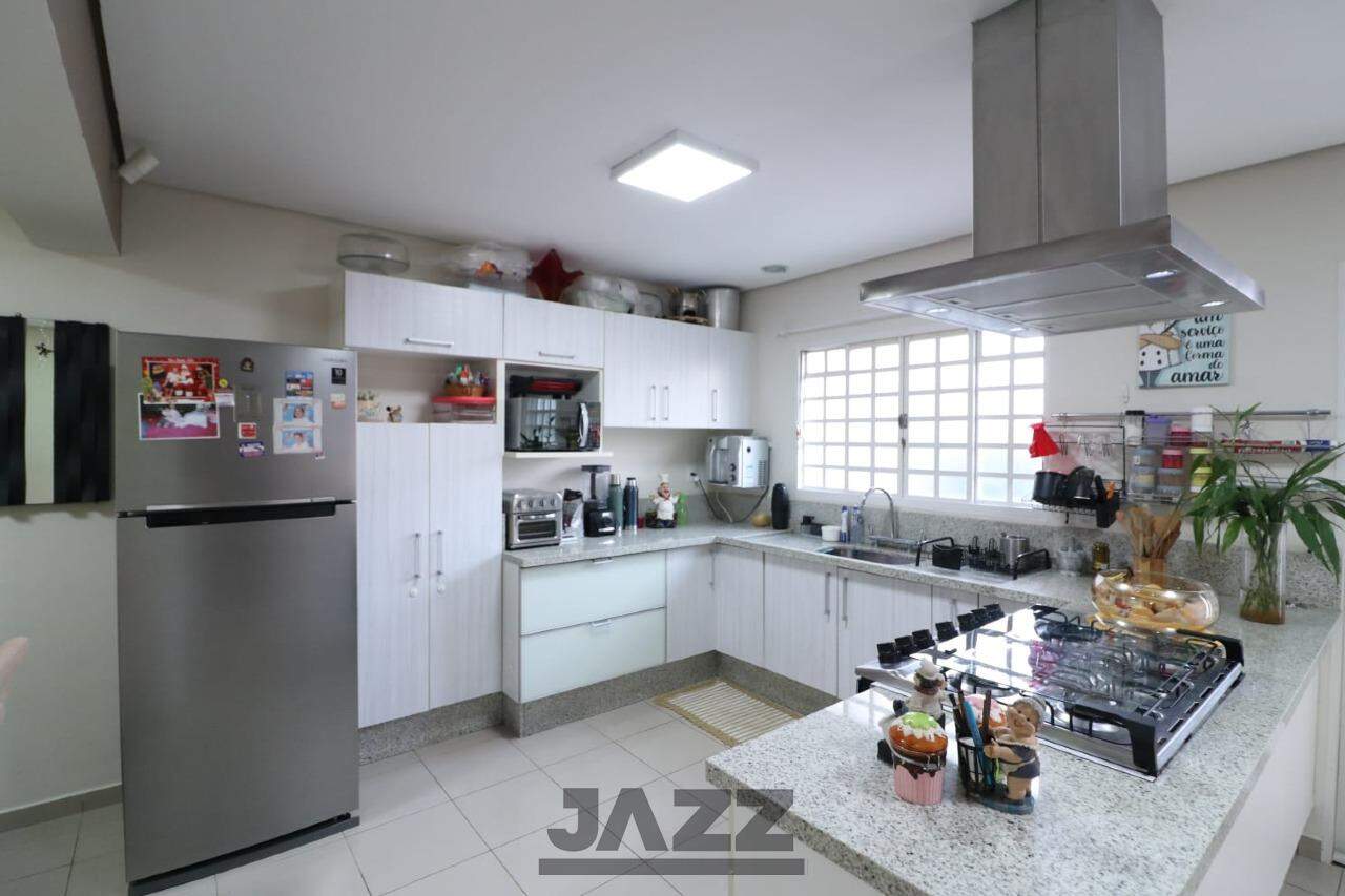 Casa à venda com 3 quartos, 218m² - Foto 21