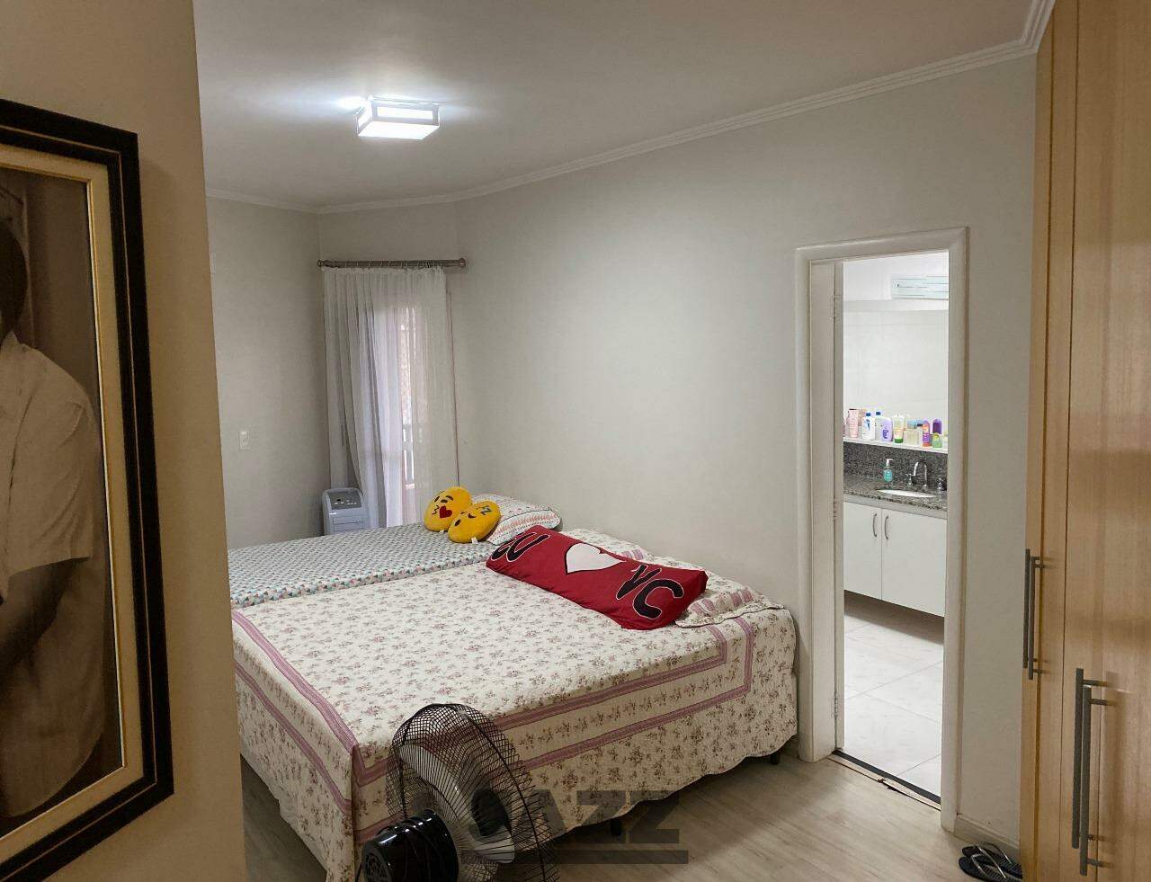 Apartamento à venda com 4 quartos, 150m² - Foto 7