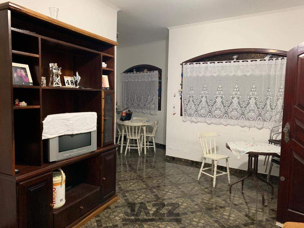 Casa à venda com 3 quartos, 129m² - Foto 2