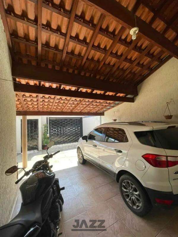 Casa à venda com 3 quartos, 130m² - Foto 2