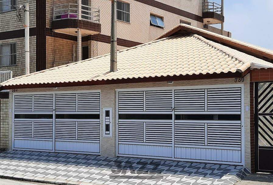 Casa à venda com 2 quartos, 107m² - Foto 2