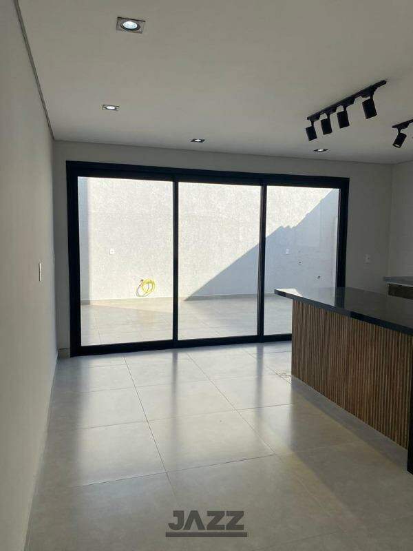 Casa à venda com 3 quartos, 136m² - Foto 3