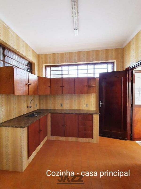 Casa à venda com 4 quartos, 327m² - Foto 17