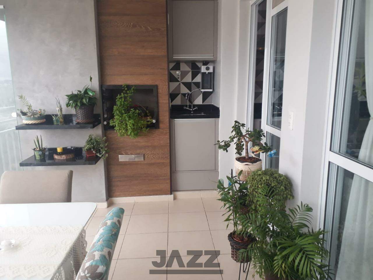 Apartamento à venda com 3 quartos, 114m² - Foto 1