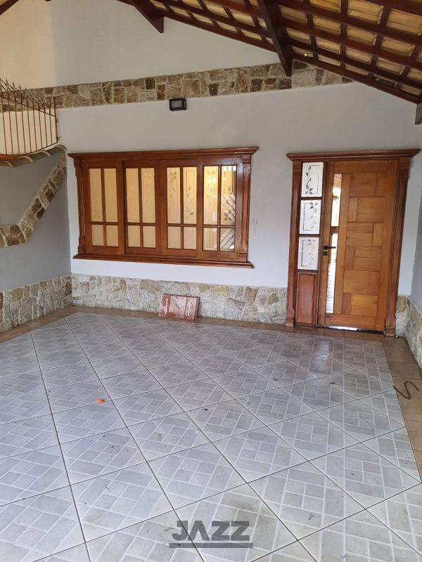 Casa à venda com 3 quartos, 124m² - Foto 2