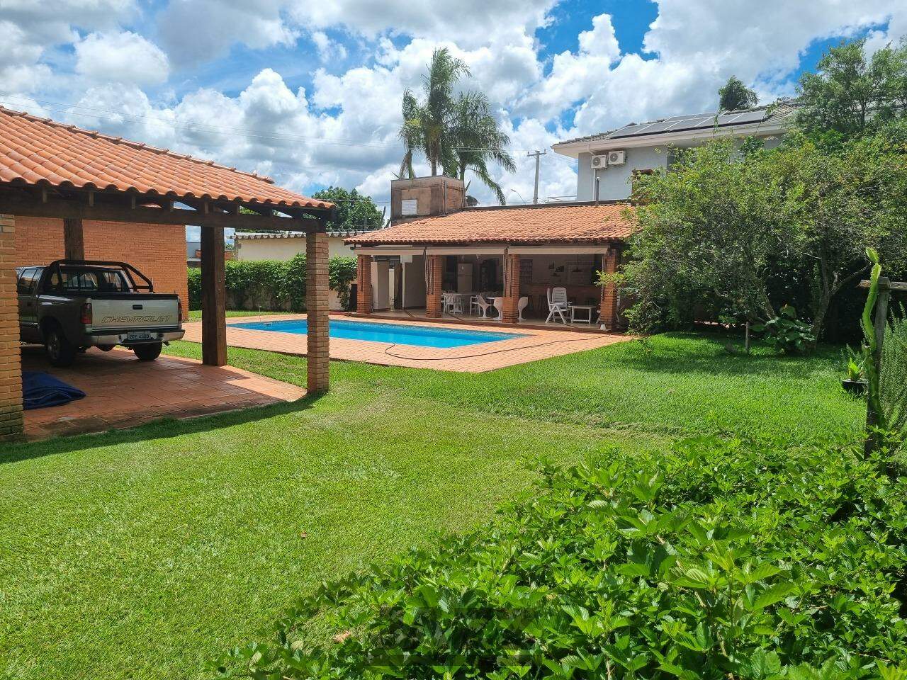 Casa de Condomínio à venda com 3 quartos, 400m² - Foto 1