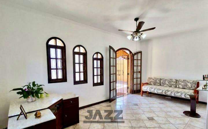 Casa à venda com 3 quartos, 189m² - Foto 2