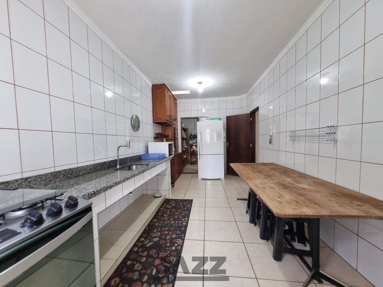 Casa à venda com 4 quartos, 420m² - Foto 15