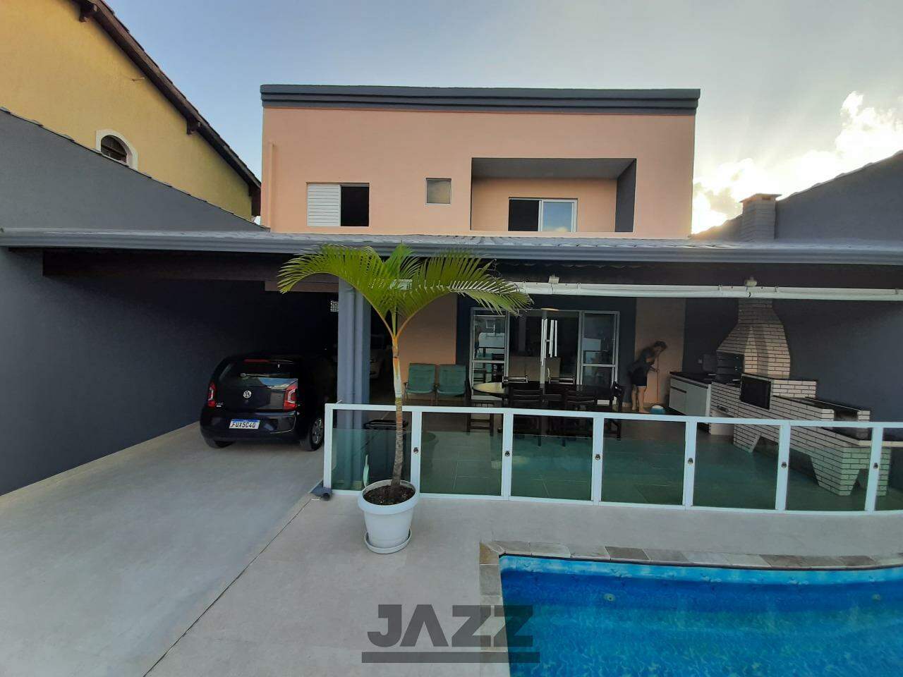 Casa à venda com 5 quartos, 190m² - Foto 1