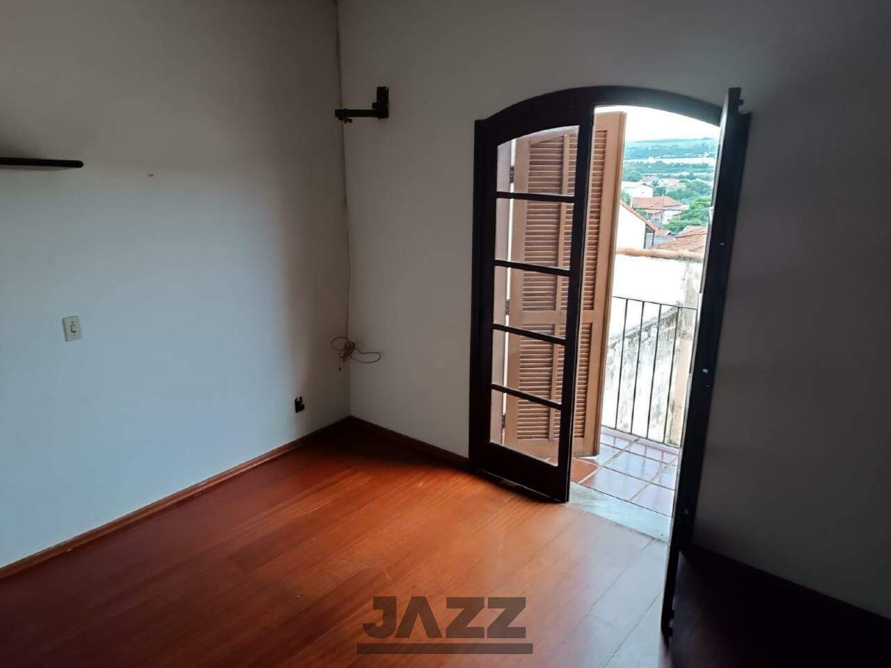 Casa à venda com 3 quartos, 200m² - Foto 8