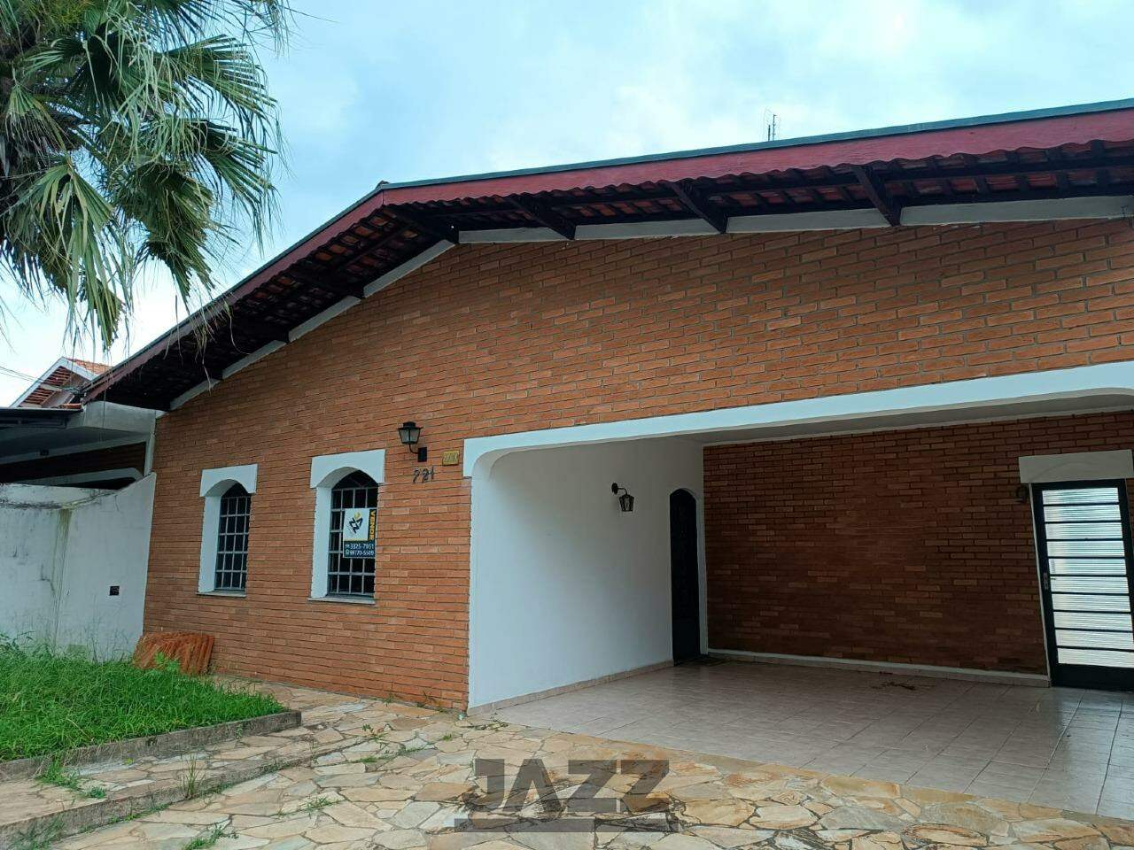 Casa à venda com 3 quartos, 200m² - Foto 1