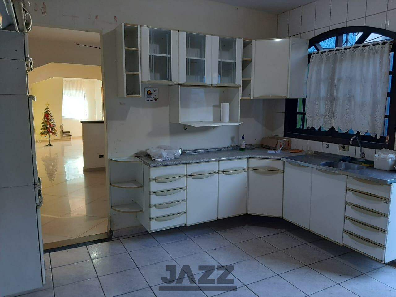 Casa à venda com 4 quartos, 250m² - Foto 4