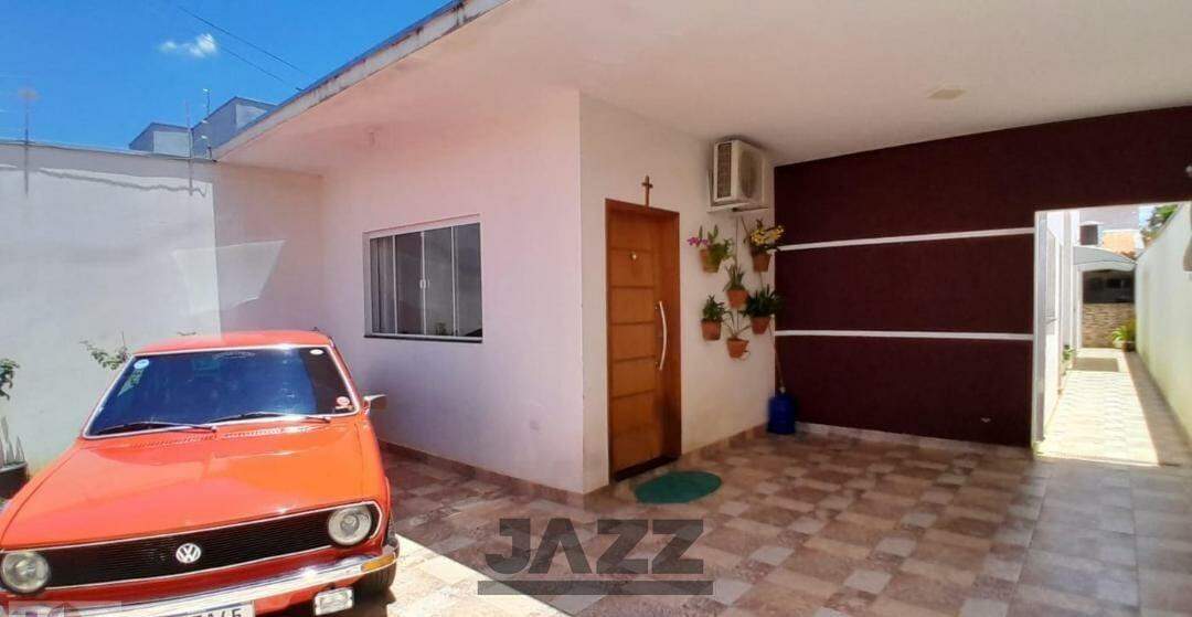 Casa à venda com 3 quartos, 140m² - Foto 1