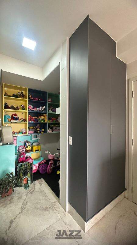 Apartamento à venda com 3 quartos, 189m² - Foto 12