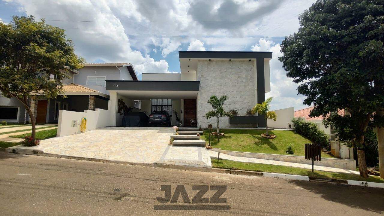 Casa de Condomínio à venda com 3 quartos, 257m² - Foto 1