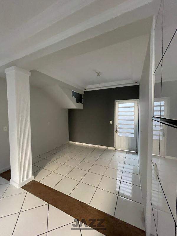 Casa à venda com 3 quartos, 169m² - Foto 3