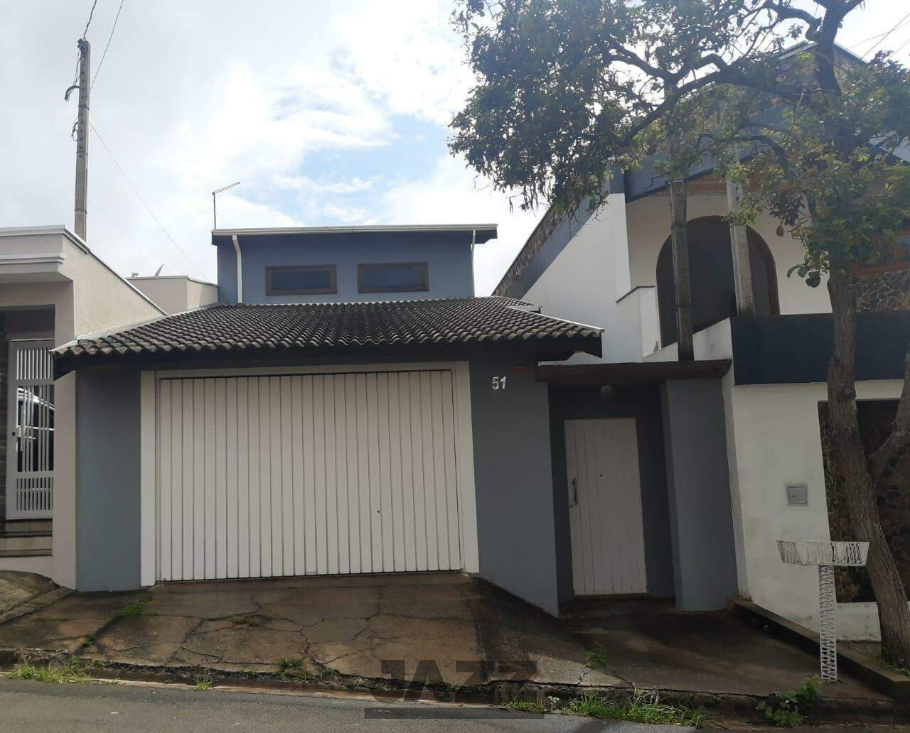 Casa à venda com 3 quartos, 130m² - Foto 1