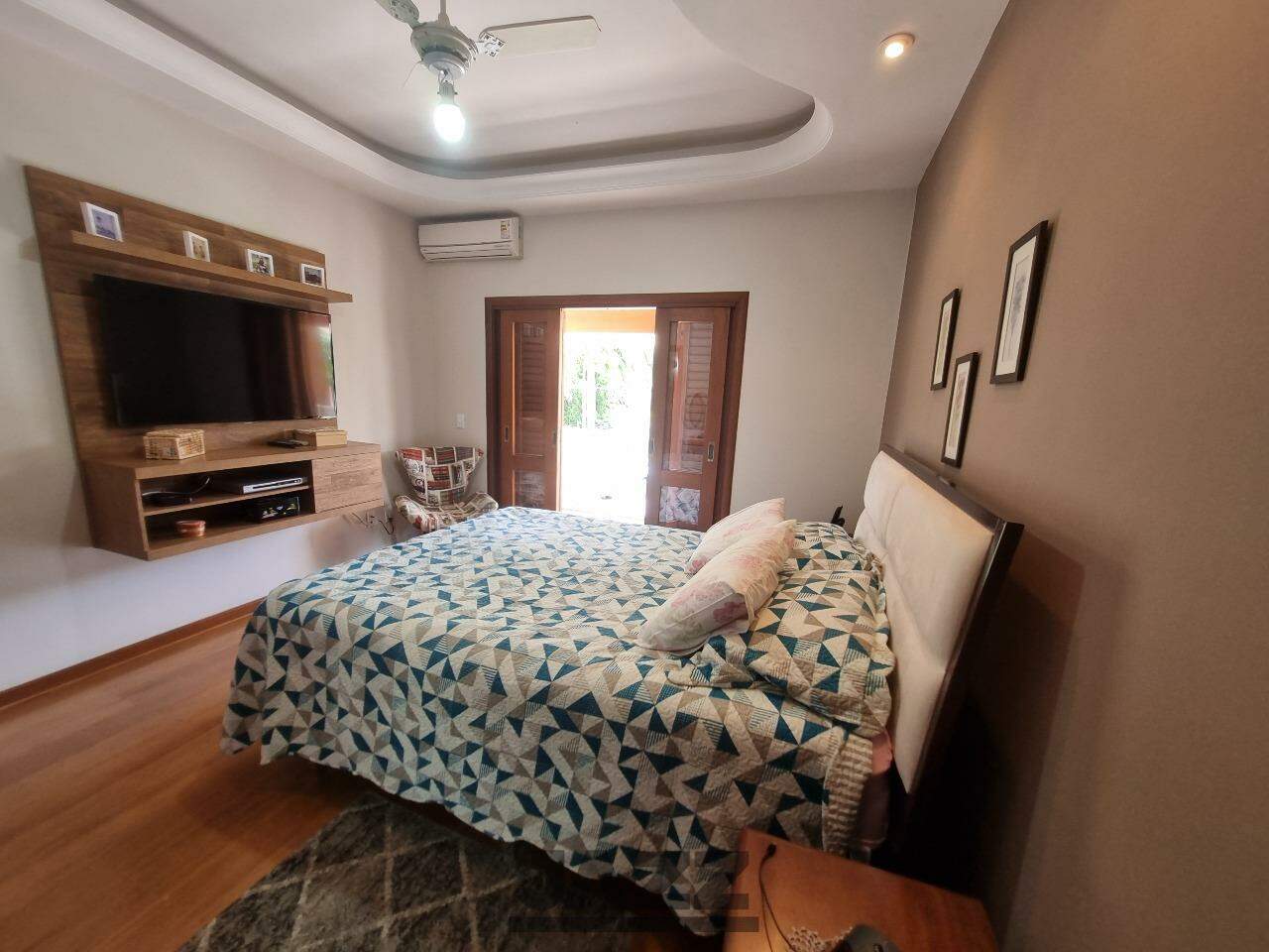 Casa de Condomínio à venda com 4 quartos, 324m² - Foto 25