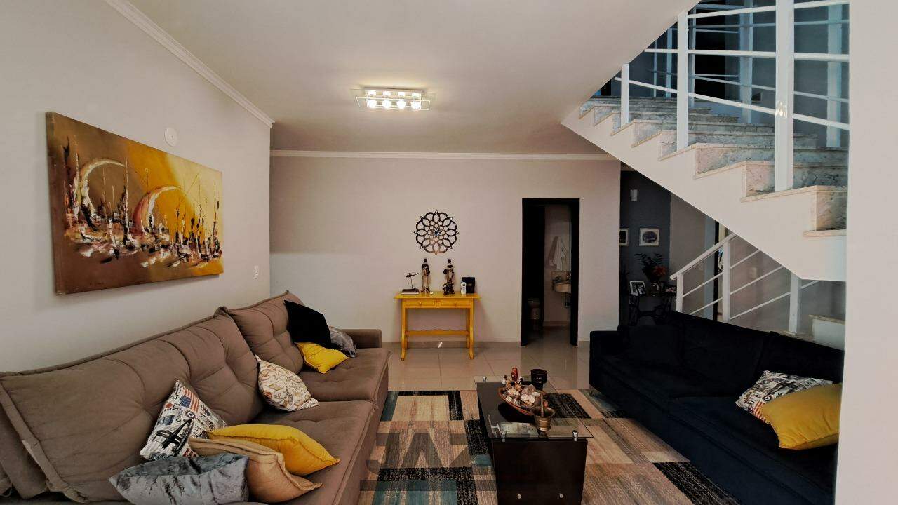 Casa de Condomínio à venda com 3 quartos, 204m² - Foto 5