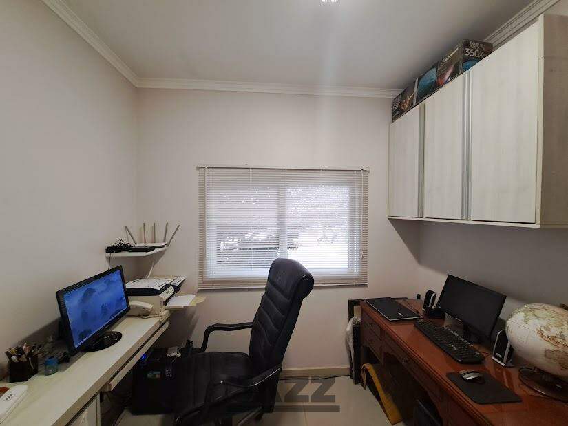 Casa de Condomínio à venda com 3 quartos, 204m² - Foto 10