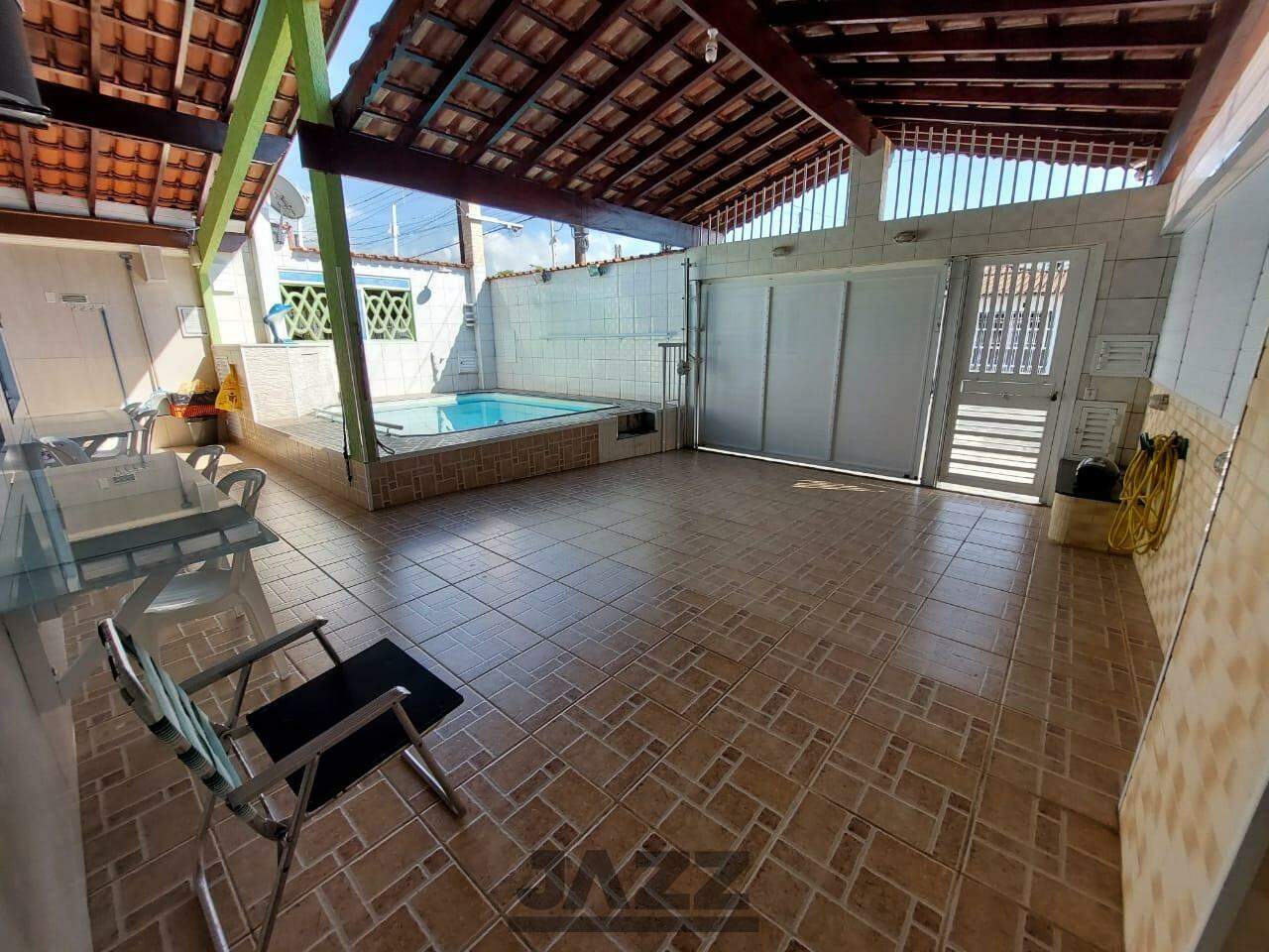 Casa à venda com 5 quartos, 140m² - Foto 9