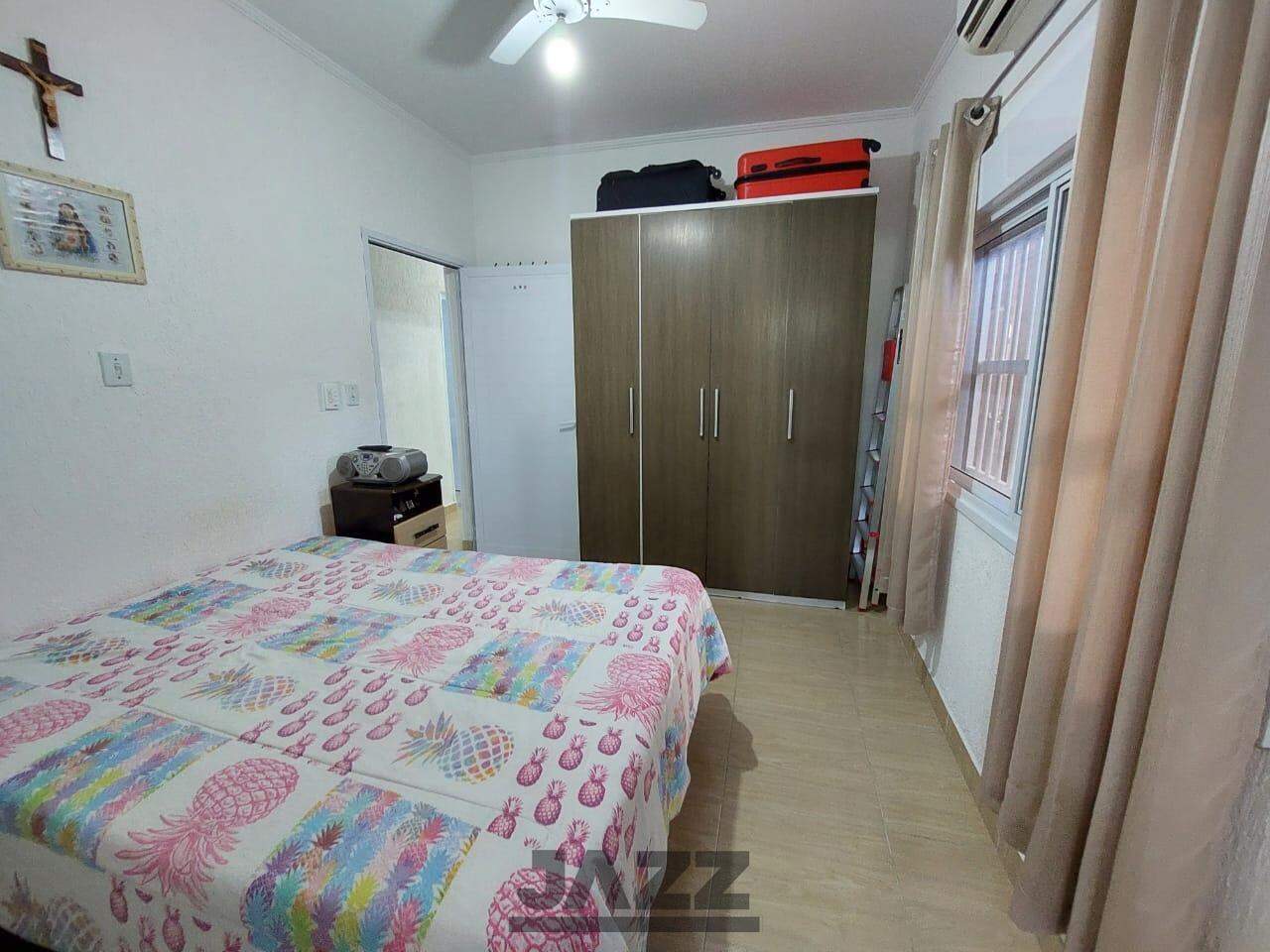 Casa à venda com 5 quartos, 140m² - Foto 4