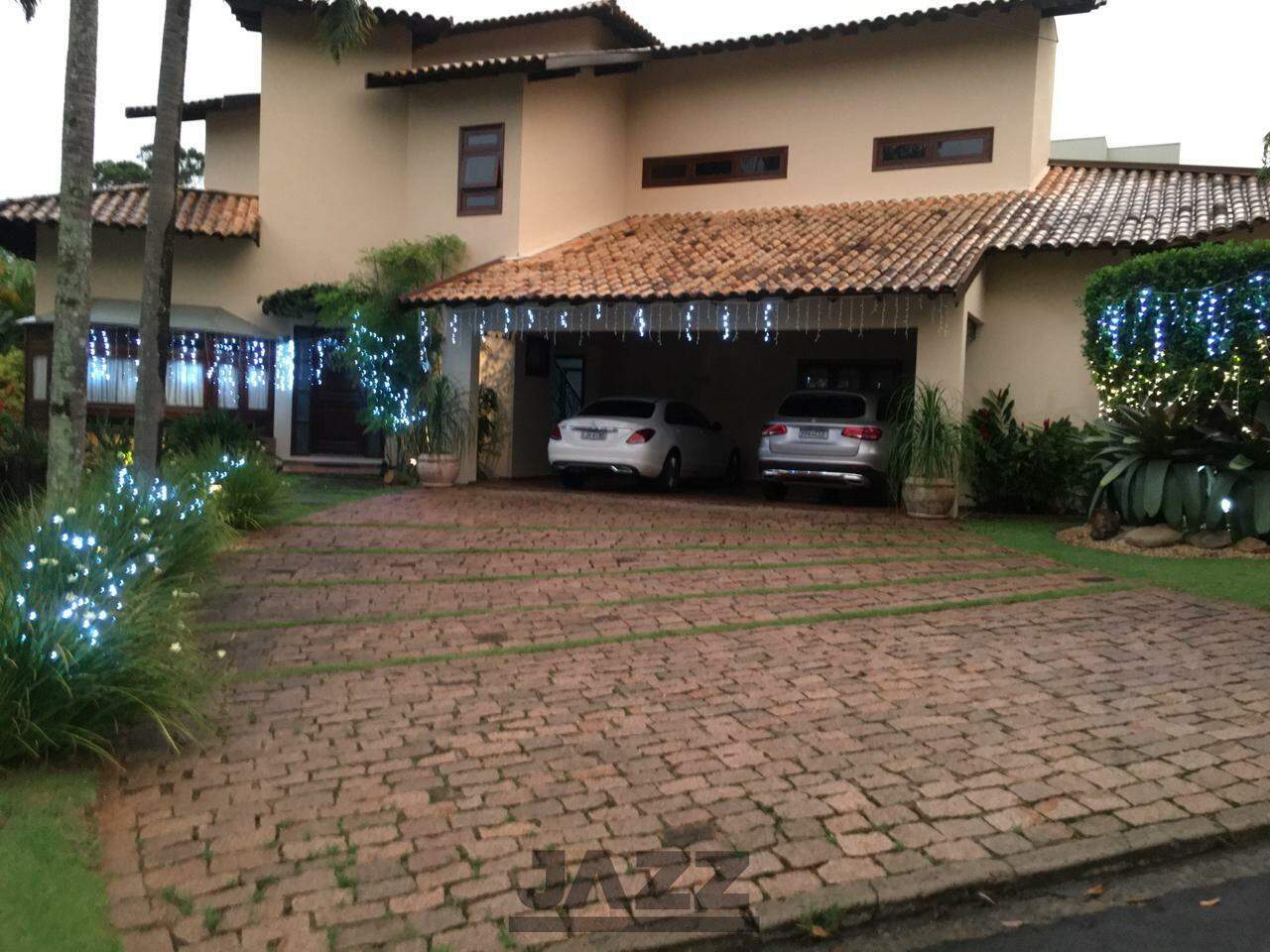 Casa de Condomínio à venda com 4 quartos, 590m² - Foto 1