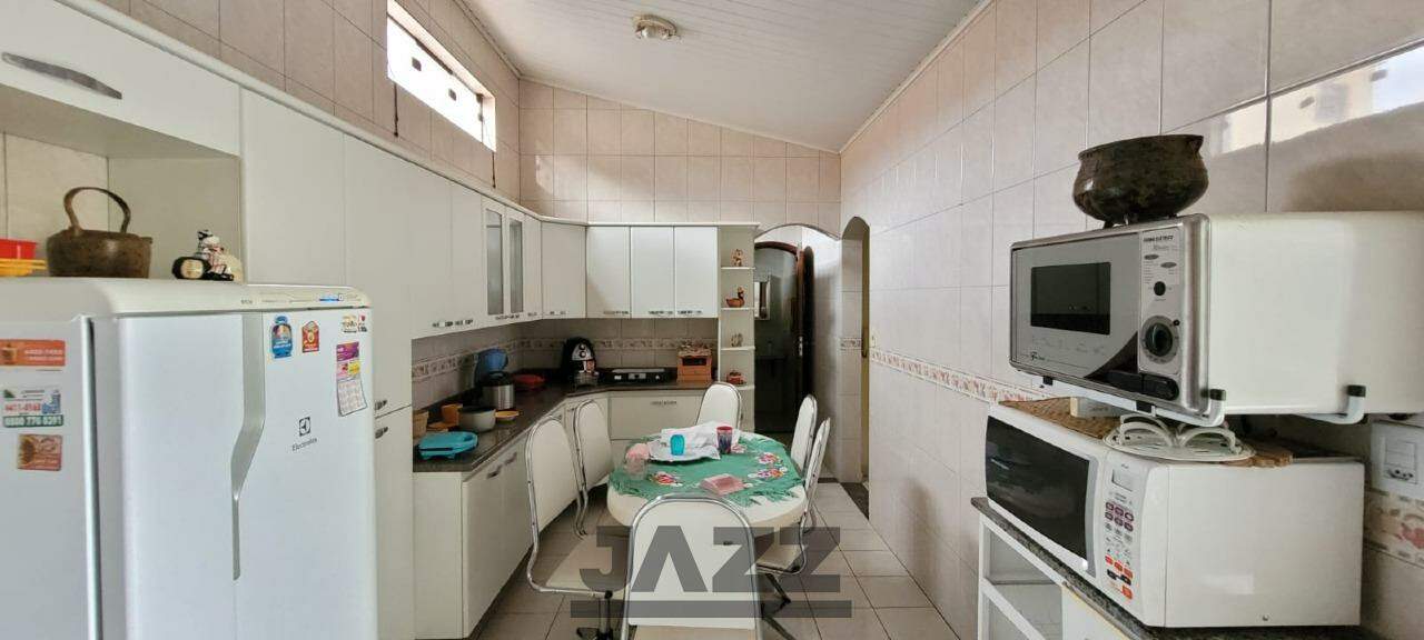 Casa à venda com 4 quartos, 139m² - Foto 14