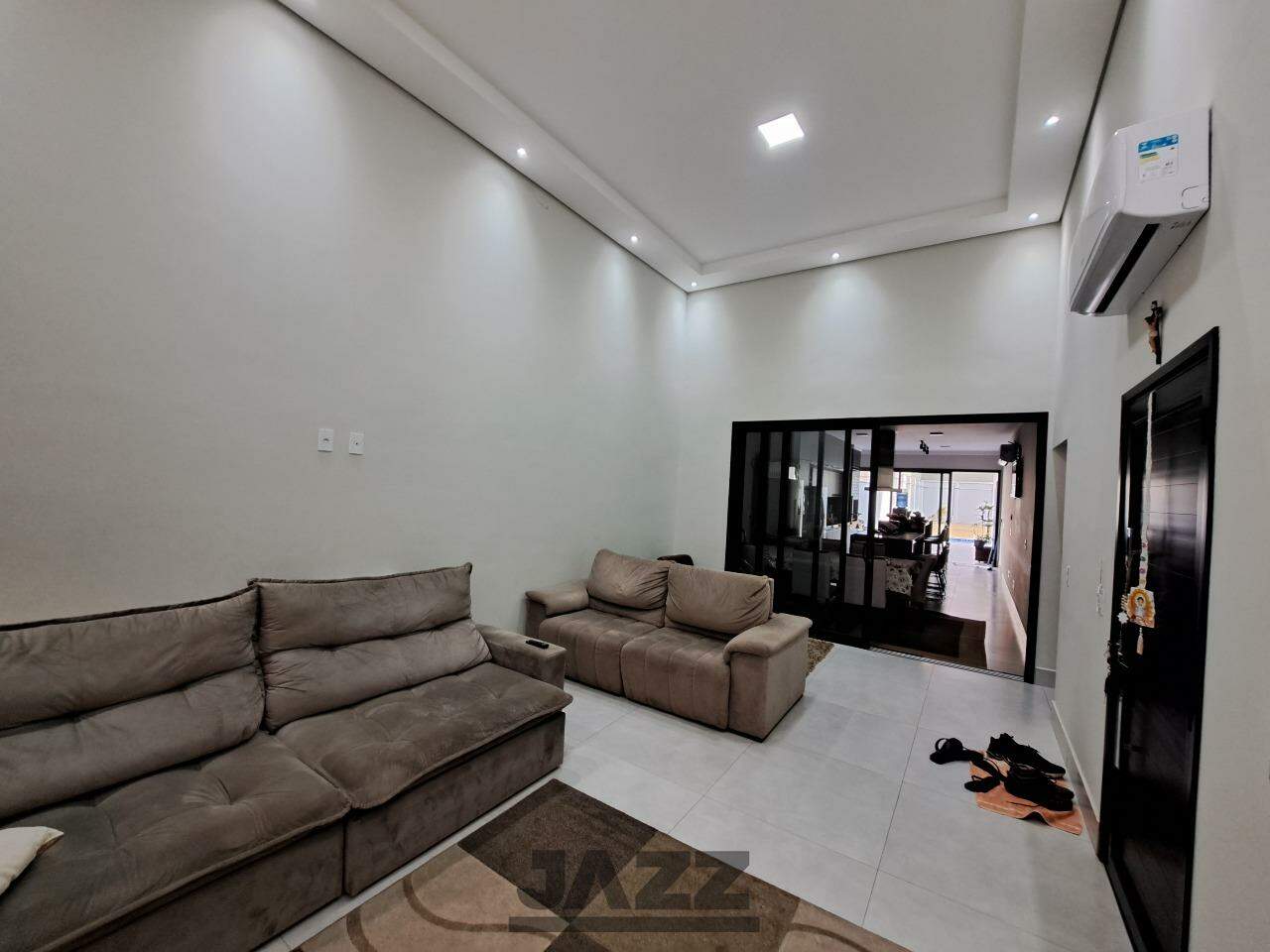 Casa de Condomínio à venda com 3 quartos, 200m² - Foto 2