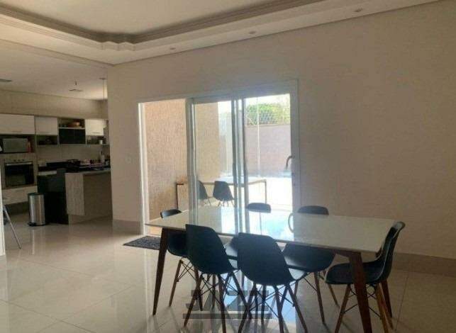 Casa à venda com 3 quartos, 220m² - Foto 3