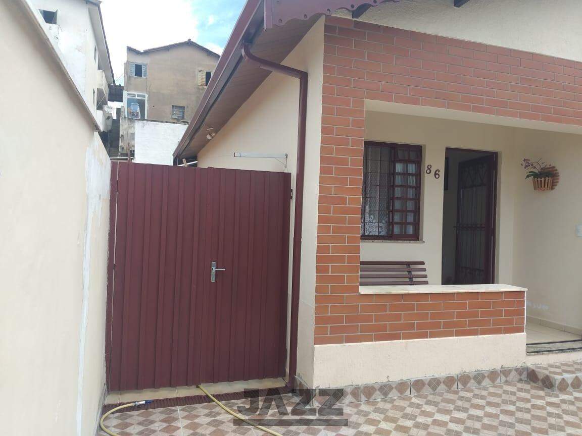 Casa à venda com 2 quartos, 104m² - Foto 2