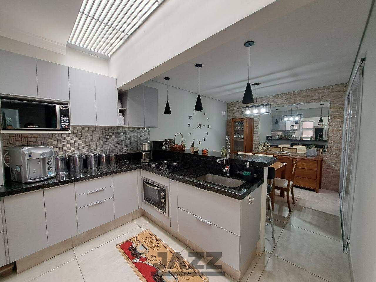 Casa à venda com 3 quartos, 220m² - Foto 8