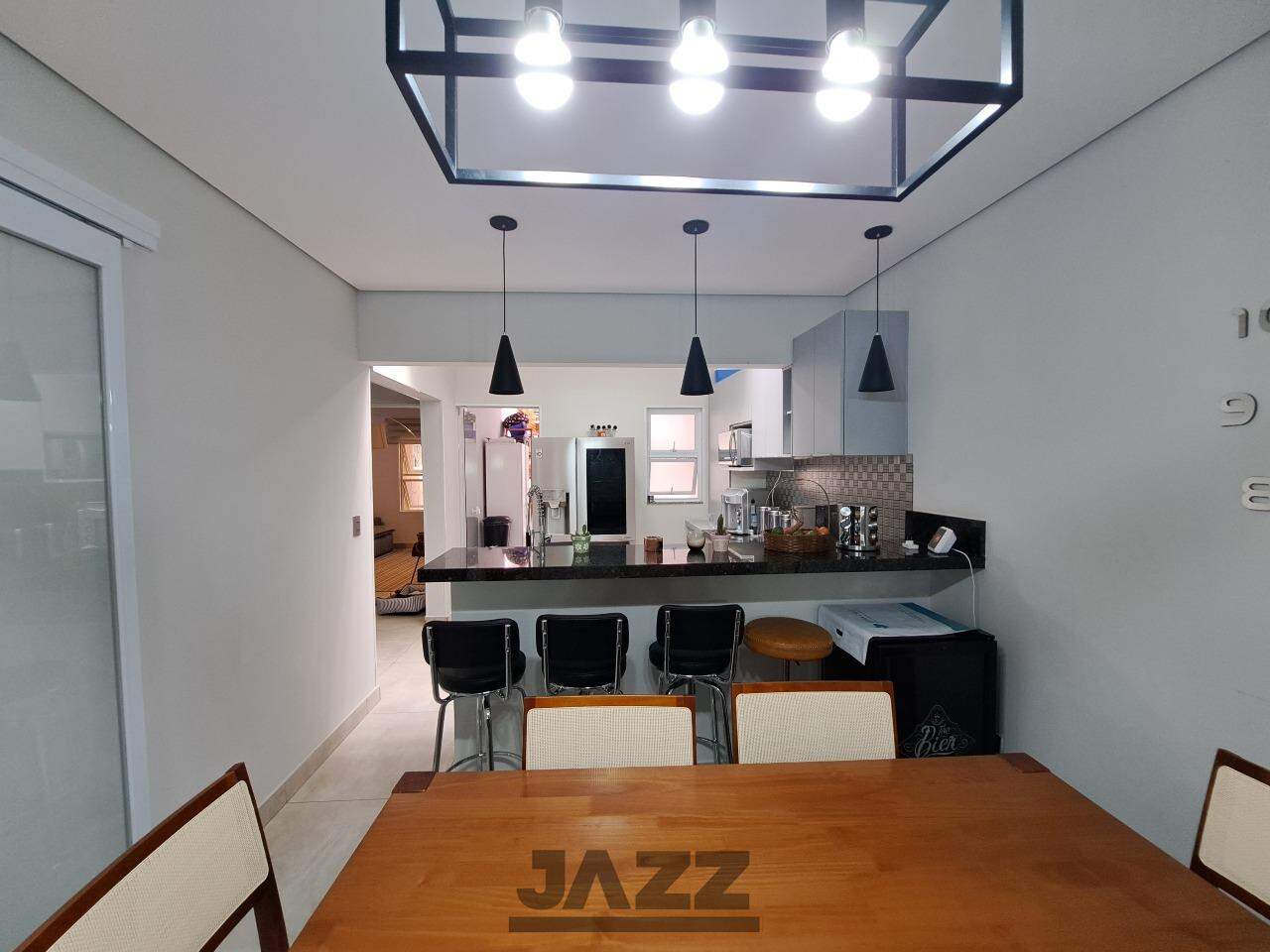 Casa à venda com 3 quartos, 220m² - Foto 9