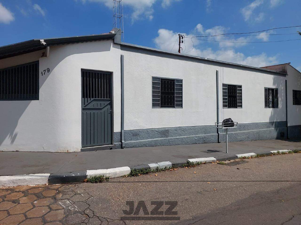 Casa à venda com 2 quartos, 90m² - Foto 2