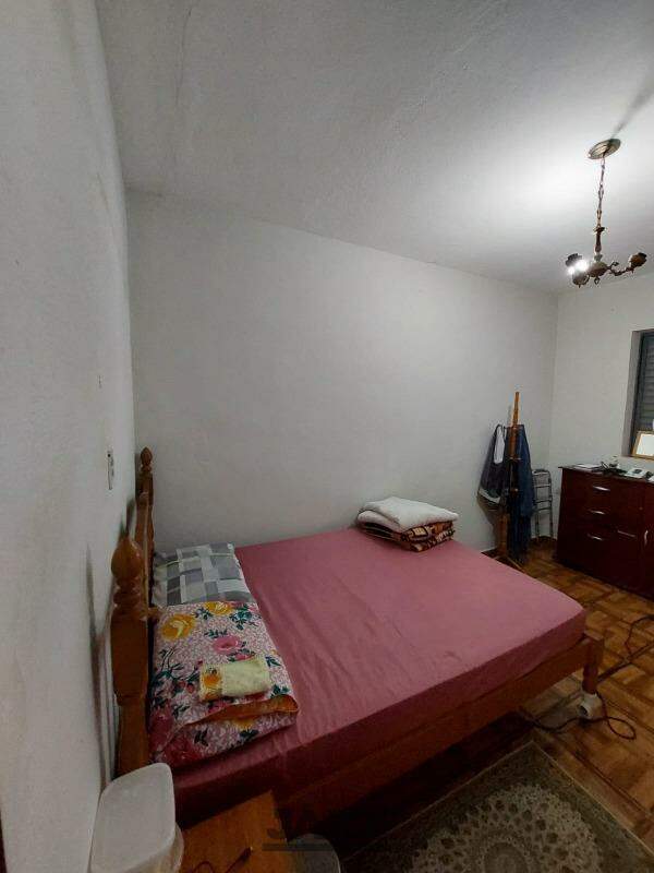 Casa à venda com 2 quartos, 90m² - Foto 12