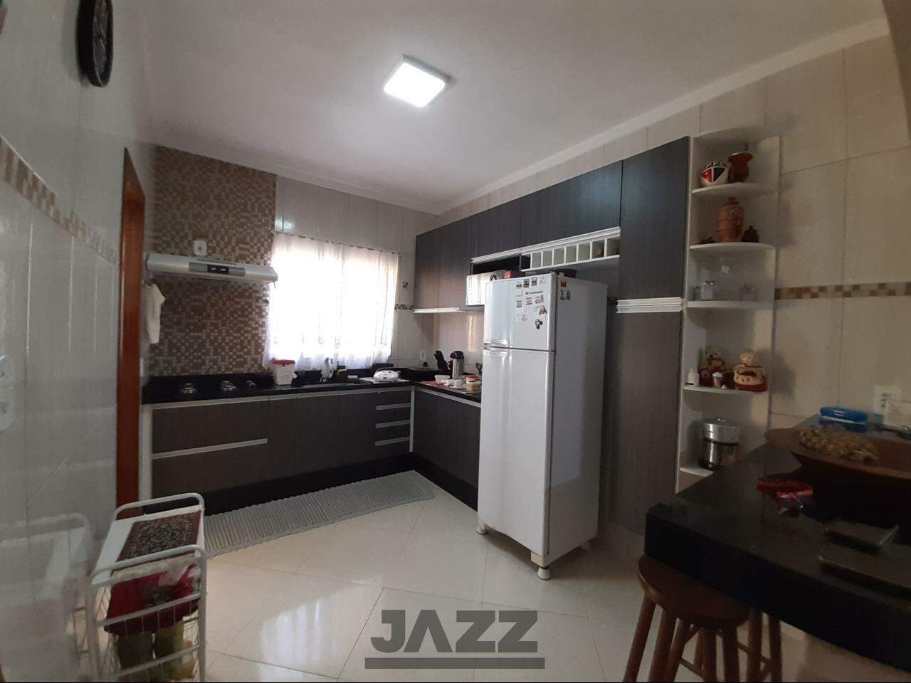 Casa de Condomínio à venda com 3 quartos, 190m² - Foto 4