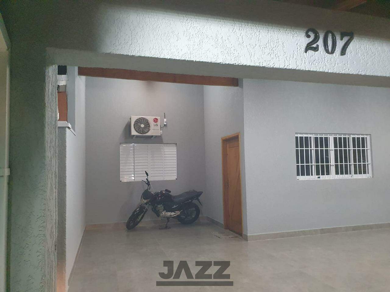 Casa à venda com 3 quartos, 176m² - Foto 1