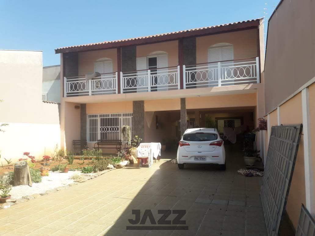 Casa à venda com 4 quartos, 250m² - Foto 1