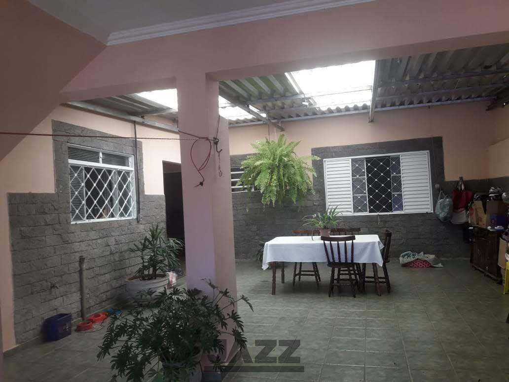 Casa à venda com 4 quartos, 250m² - Foto 19