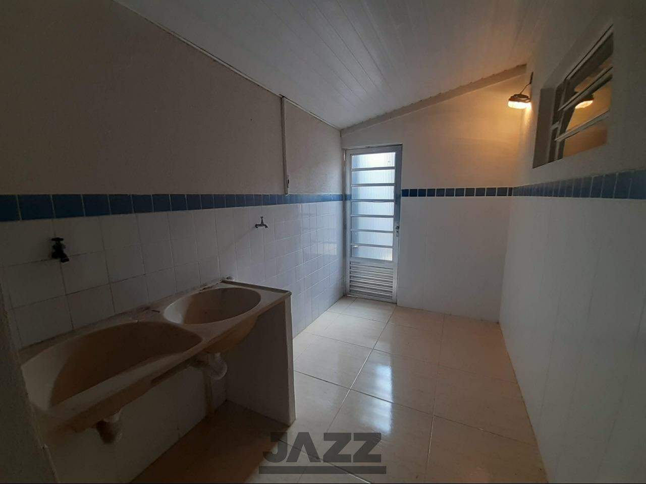 Casa para alugar com 3 quartos, 170m² - Foto 13