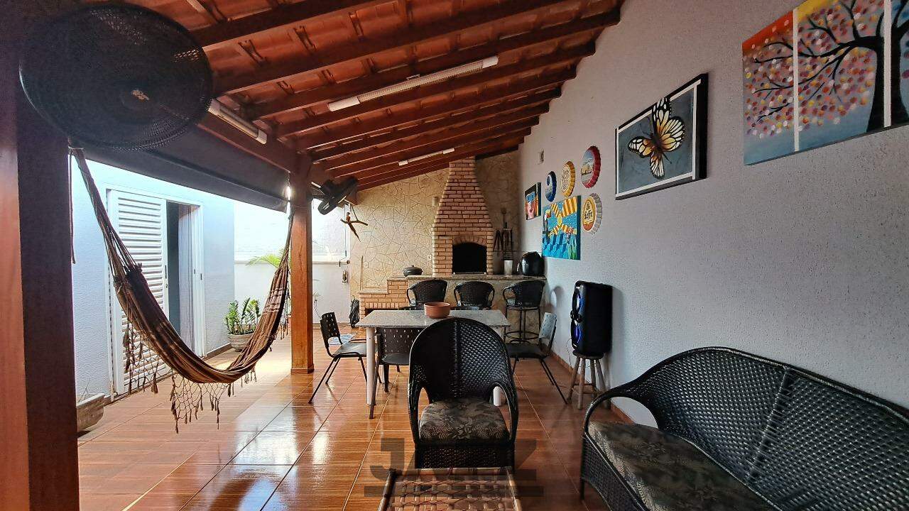 Casa à venda com 3 quartos, 157m² - Foto 15